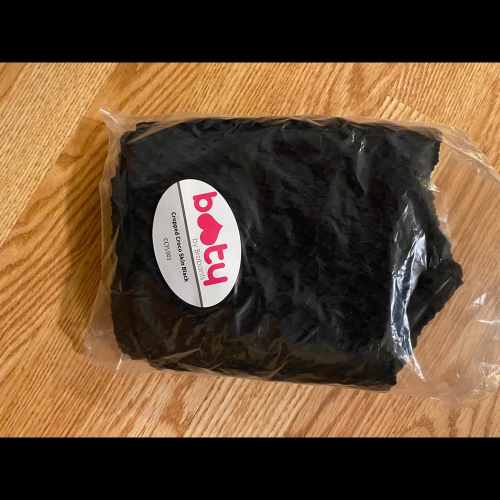 bootybybrabants cropped black leggings